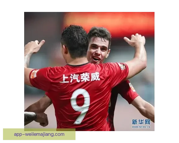 广州恒大与上海上港激战全纪录 中超顶级对决引爆球迷热情